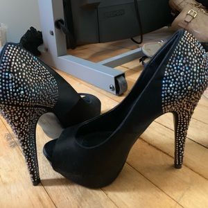 Black peep toe heels